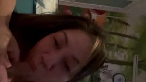 Chị máy báy bú cu điêu luyện