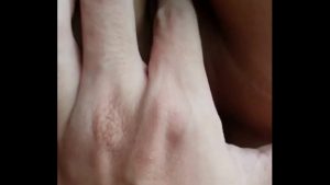 Chiếc lồn non khít rịt của em yêu lớp 11 nhiều nước