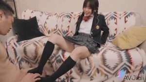 Địt bé học sinh mới lớn dâm đãng thèm cu quá trời